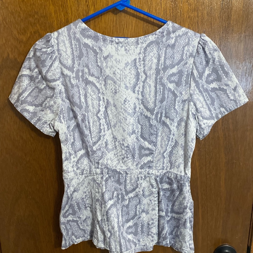 Jaanuu scrub top